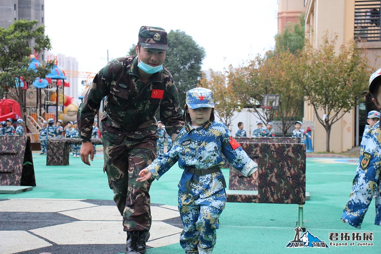 金域天下幼兒園迷彩小兵特訓(xùn)營(yíng)